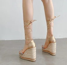 Load image into Gallery viewer, Millie Wedges || Gold