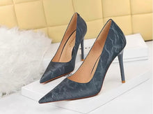 Load image into Gallery viewer, Amina muaddi ysl pointed toe heels 4” heels classy pumps bottega venetta

