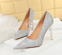 Load image into Gallery viewer, Amina muaddi ysl pointed toe heels 4” heels classy pumps bottega venetta
